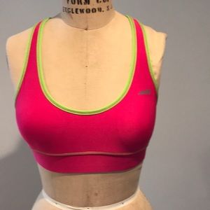 Avis sports bra size M